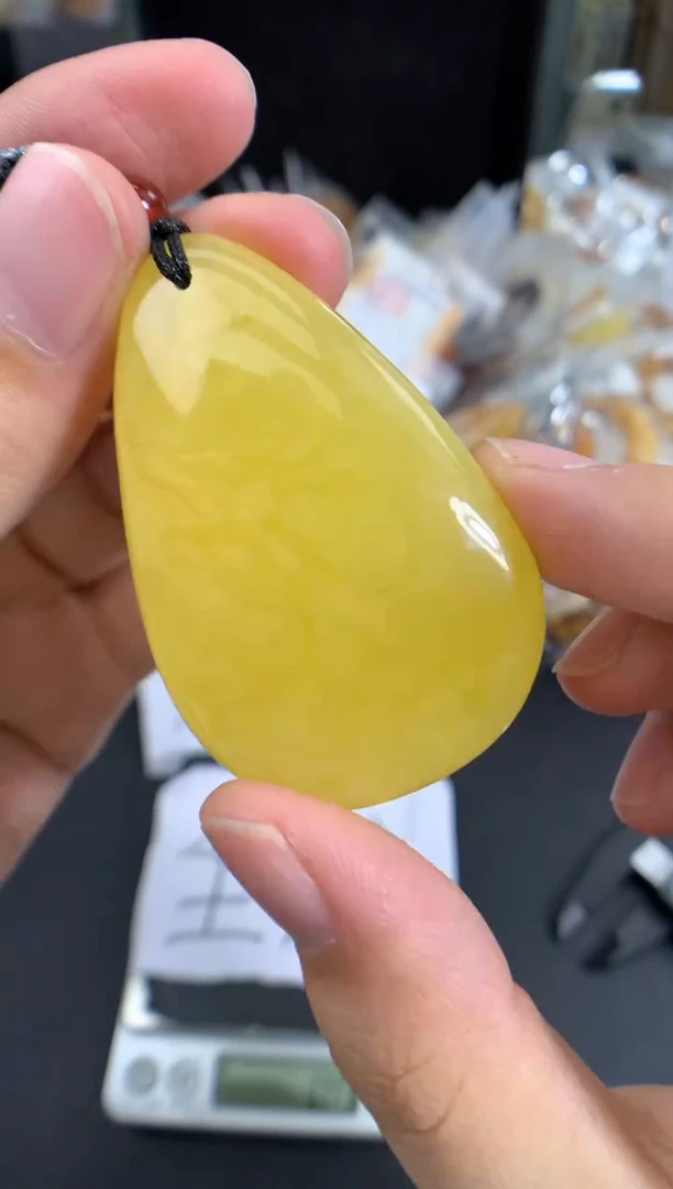 琥珀未镶嵌珠宝奇石1