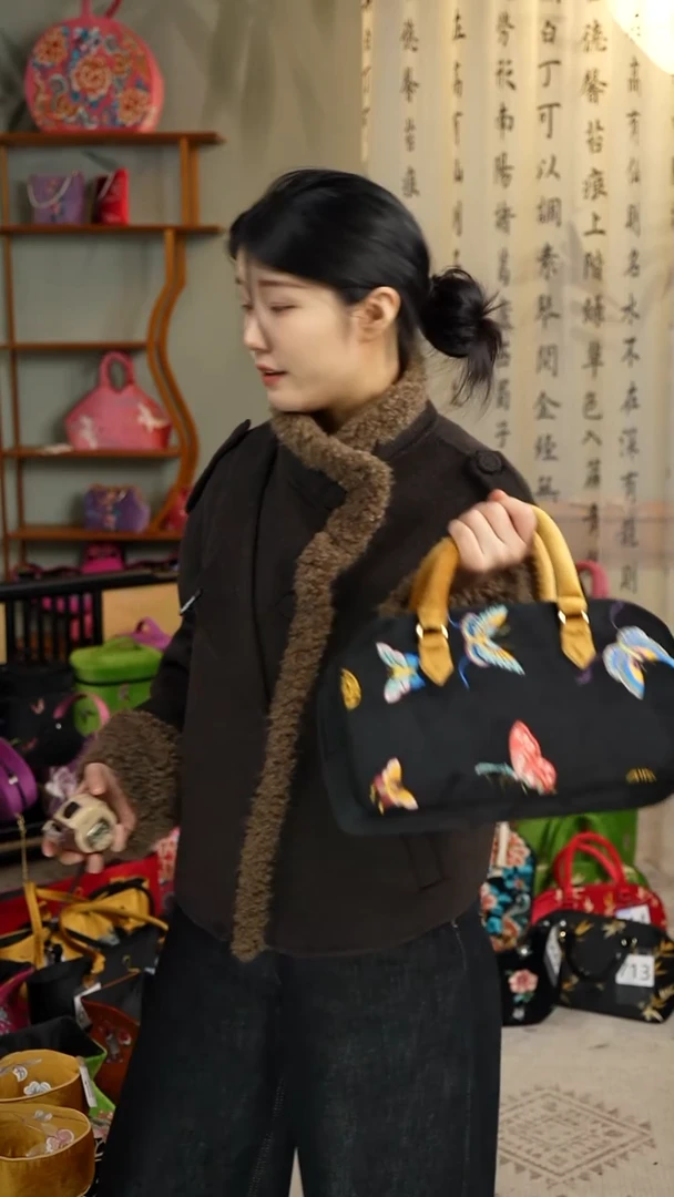 蝴蝶黑色-贝壳包