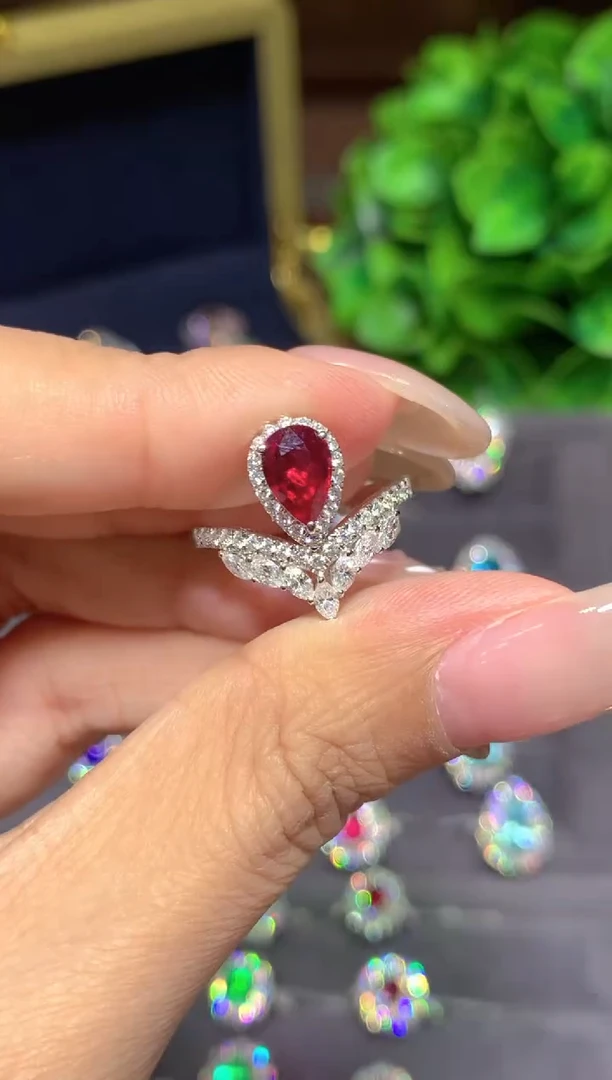 18K金镶嵌戒指红宝石1.03ct