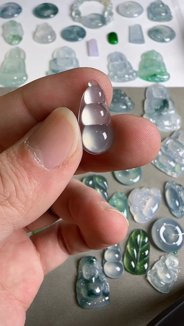 吊坠(不含链)未镶嵌翡翠.