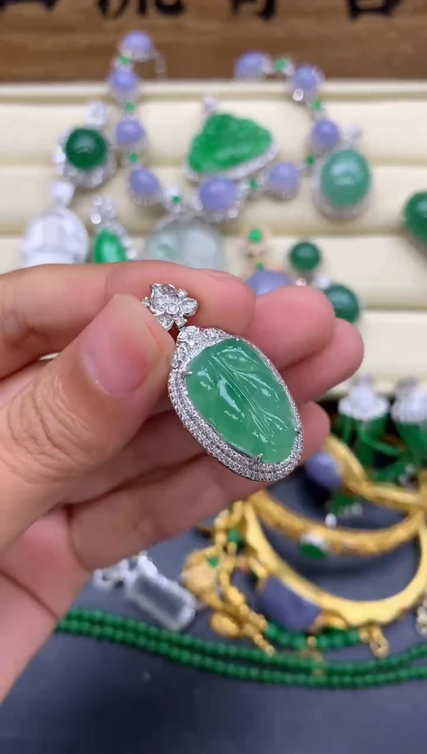 翡翠18K金镶嵌颈饰388-中国好珍宝