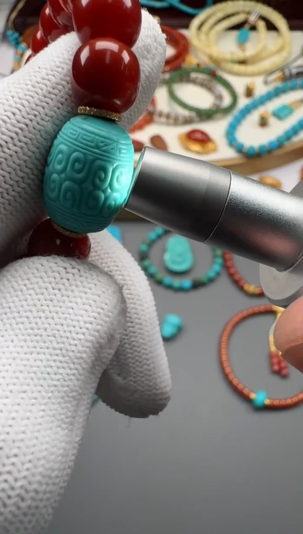 18K金镶嵌手串南红玛瑙迷***~11111