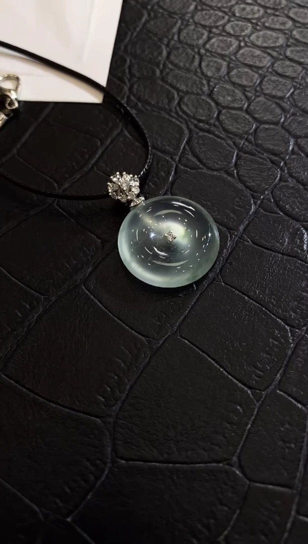 颈饰18K金镶嵌翡翠收到货48小时鉴赏期（超时不退不换）