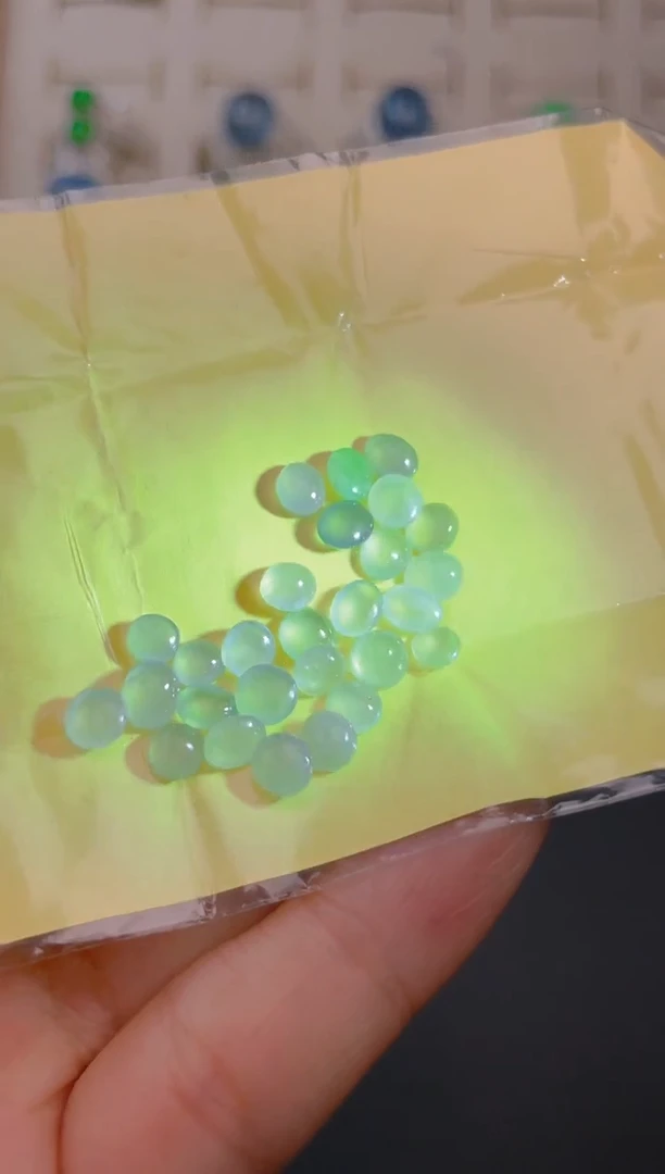 裸石翡翠天然翡翠蛋面10