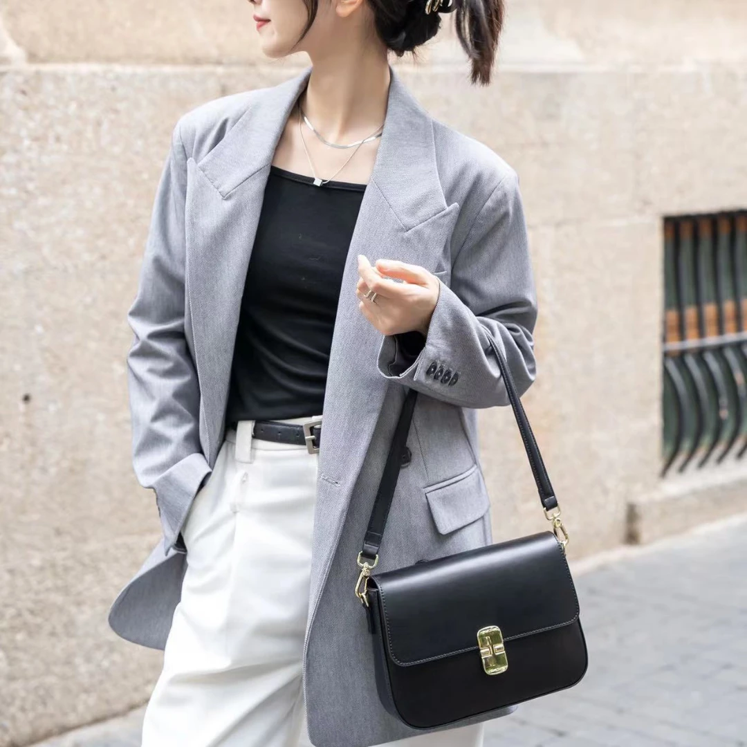 【芝麻集】XKY-2829-黑色RAIN.CUN时尚百搭腋下斜跨轻奢女包