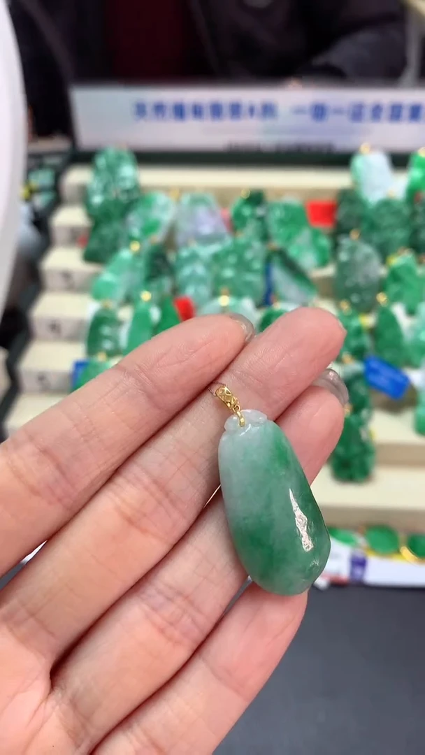 【闪购商品】翡翠吊坠(不含链)18K金镶嵌挂件