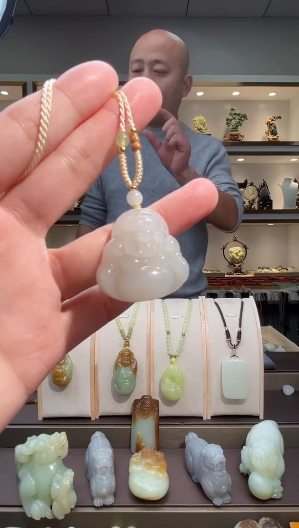 颈饰未镶嵌和田玉苏