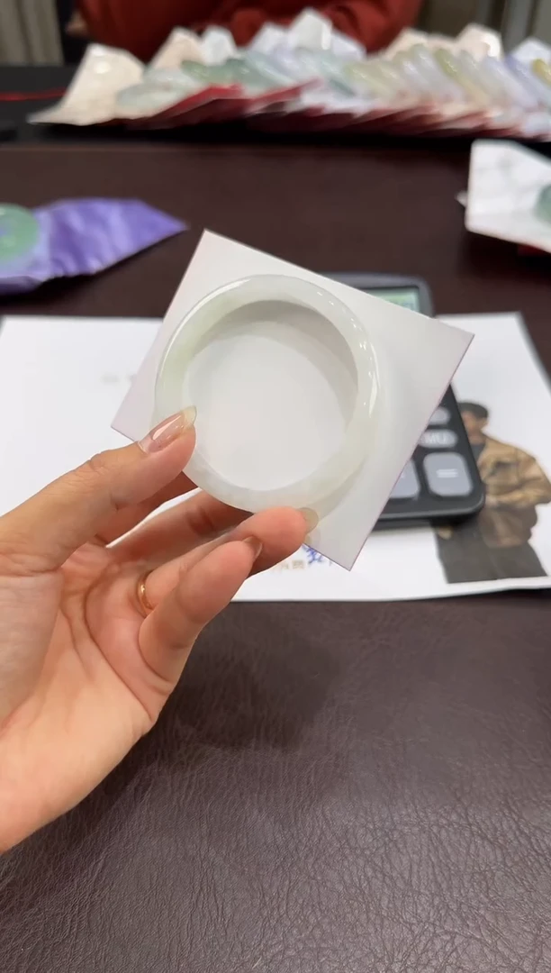 未镶嵌手镯（贵妃镯）翡翠HH20104-09