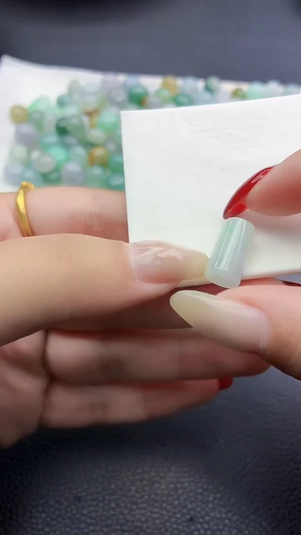 未镶嵌定制翡翠蓝**羽9828