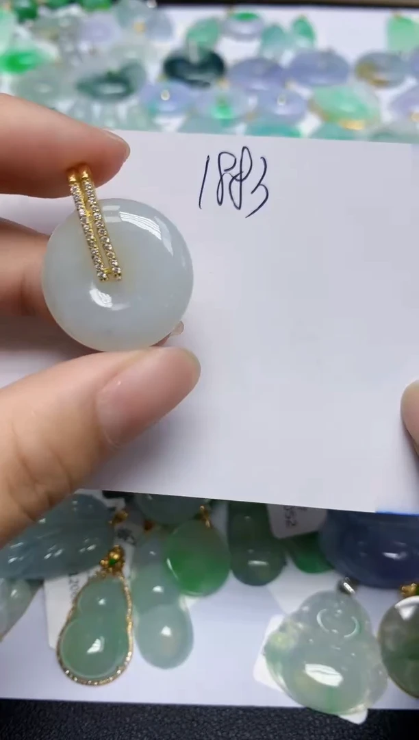 翡翠未镶嵌颈饰天然缅甸翡翠A货
