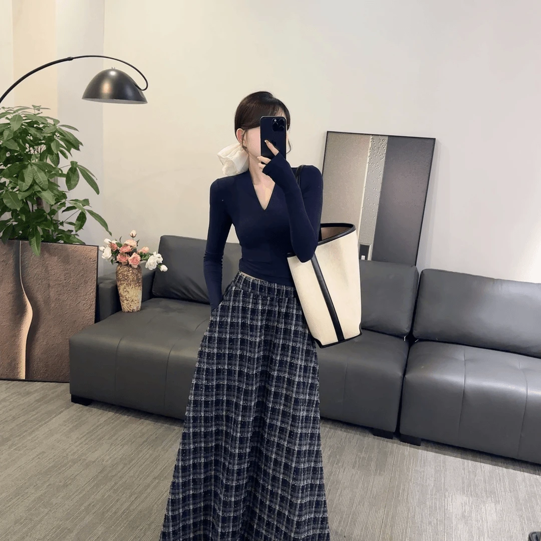 蓝色v领内搭上衣搭配高腰半身裙套装女秋冬秋装穿搭一整套两件套