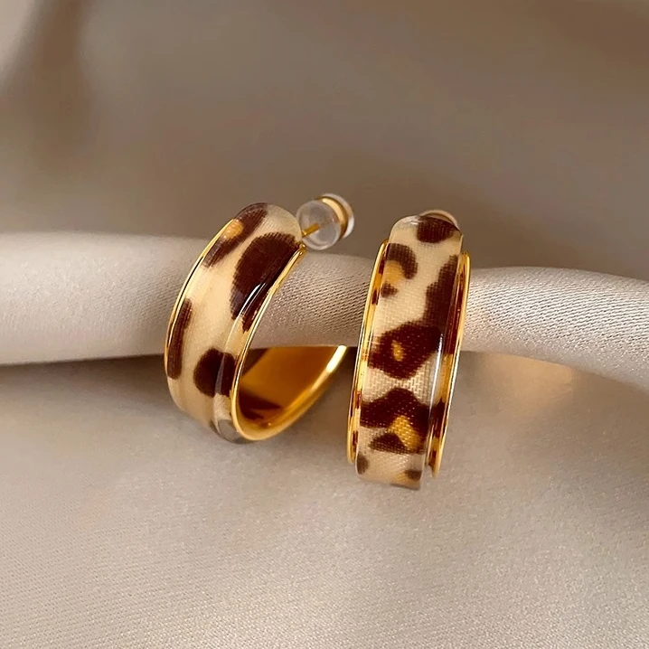 铜合金耳饰 港风C型豹纹耳钉女款素款简约气质高级感小众设计耳环
