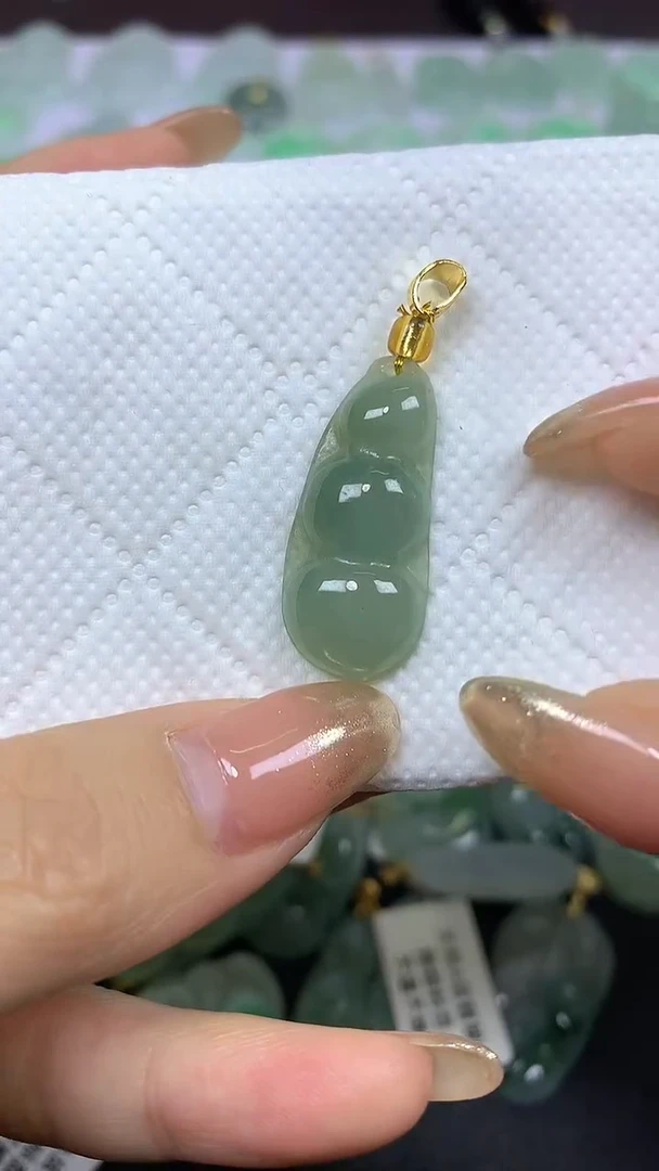 颈饰未镶嵌翡翠A货