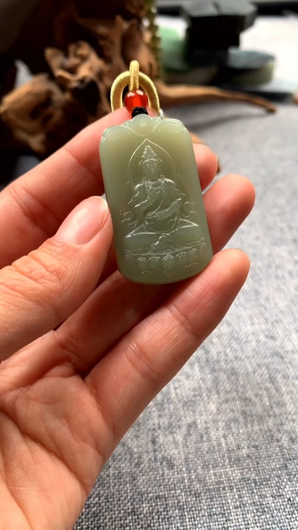 颈饰未镶嵌和田玉挂件