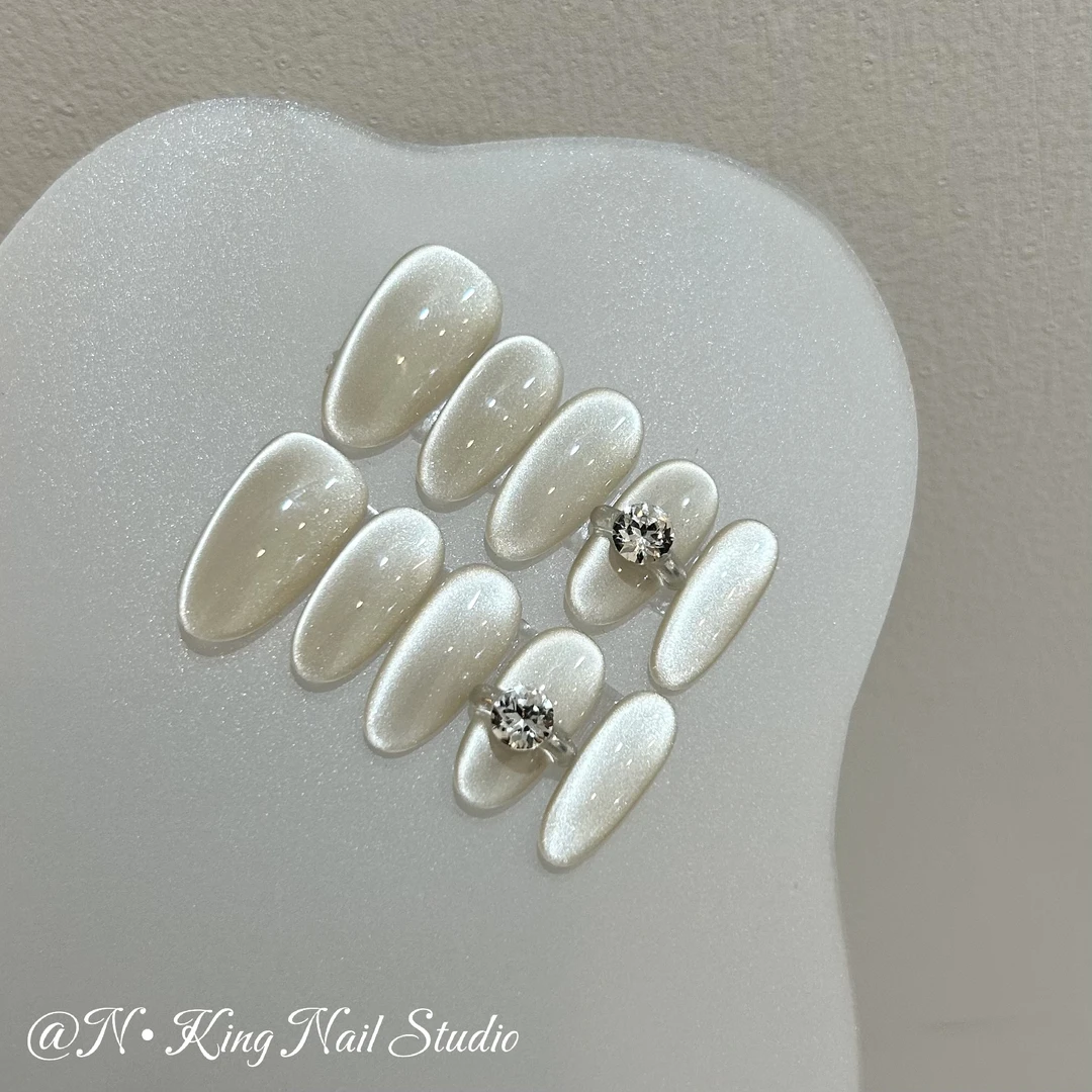 【素月倩影】高级感白月光爆闪猫眼纯手工穿戴甲甲片新款气质美甲