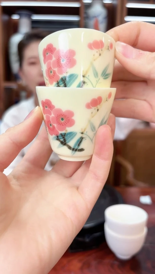 A40景德镇黄稀稀翠竹红梅铃铛杯两只