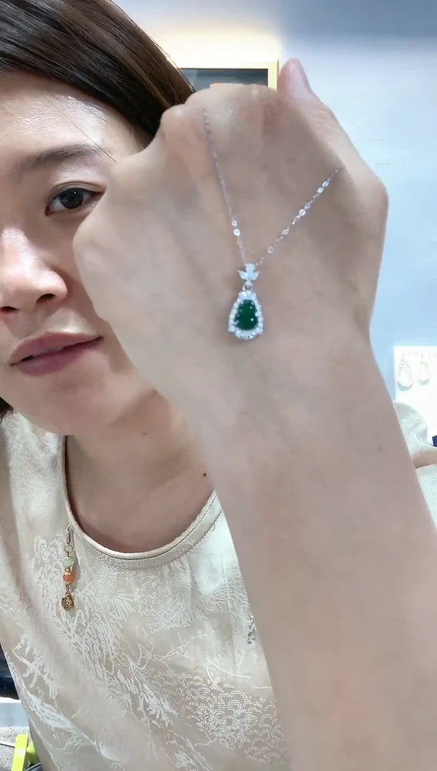 翡翠未镶嵌颈饰葫芦3