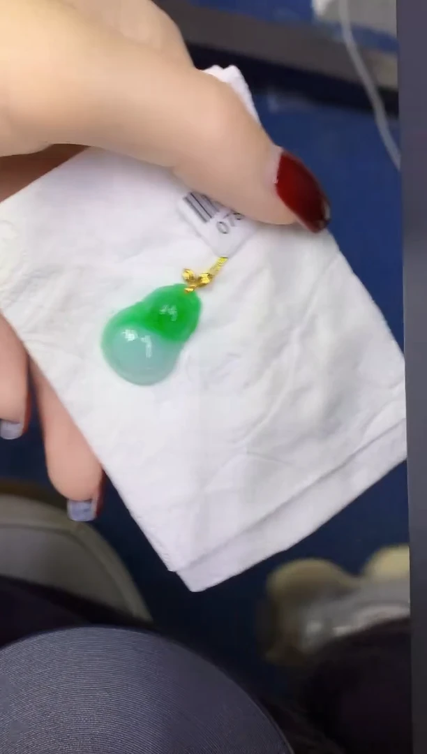 颈饰18K金镶嵌翡翠缅甸天然翡翠A货