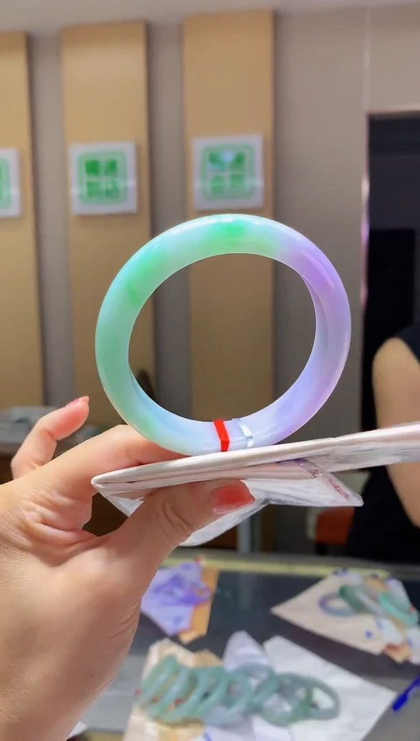 翡翠手镯未镶嵌-C105 圈口59.6