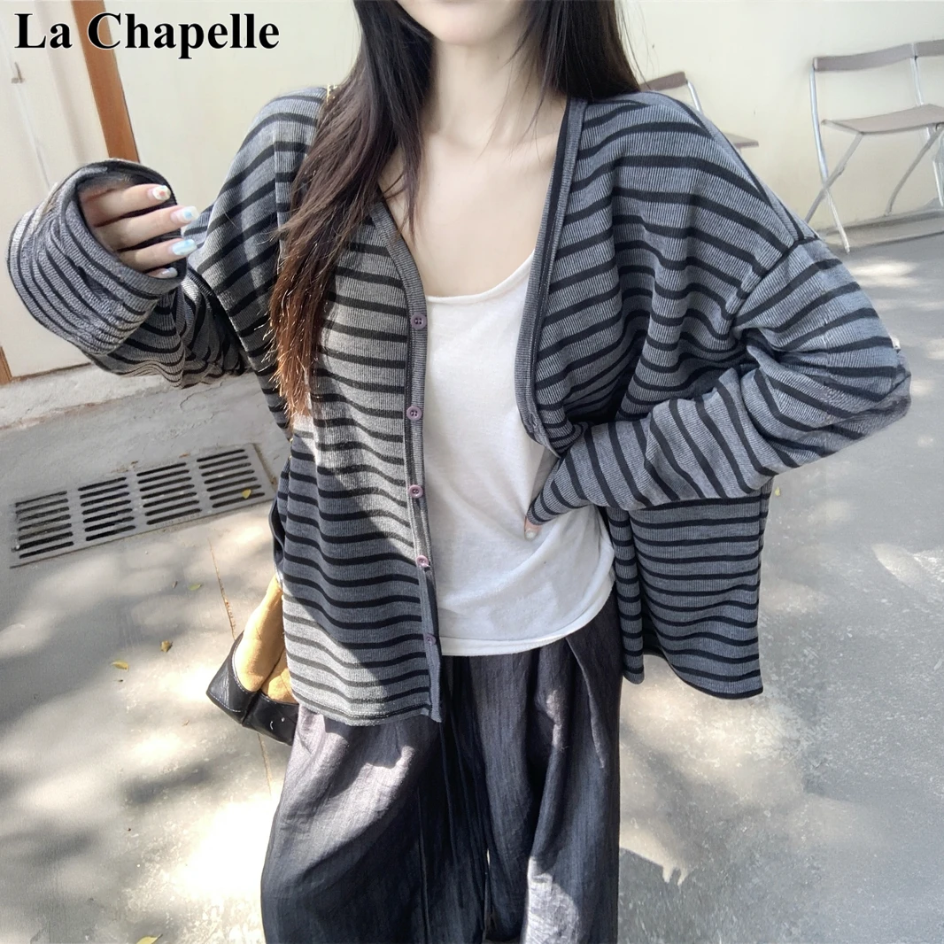 拉夏贝尔韩系慵懒风黑白条纹针织开衫女秋冬新款v领显瘦打底毛衣