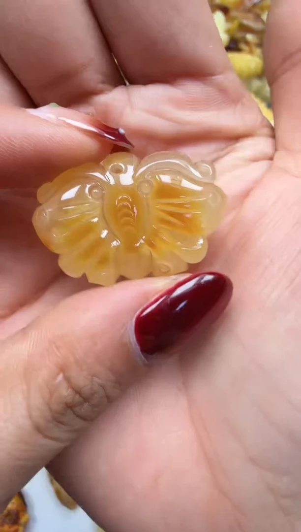 裸石琥珀未镶嵌如图