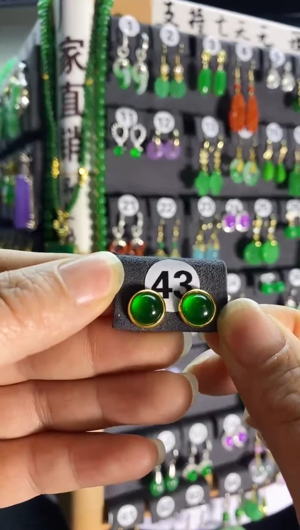 【闪购商品】翡翠耳饰银S925镶嵌43....