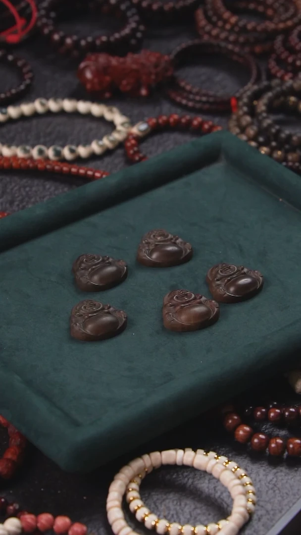 檀香木吊坠SG017 印度老山檀阴沉佛公吊坠 微瑕