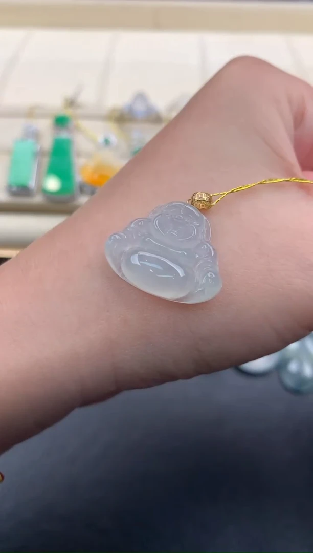 翡翠18K金镶嵌颈饰Q78