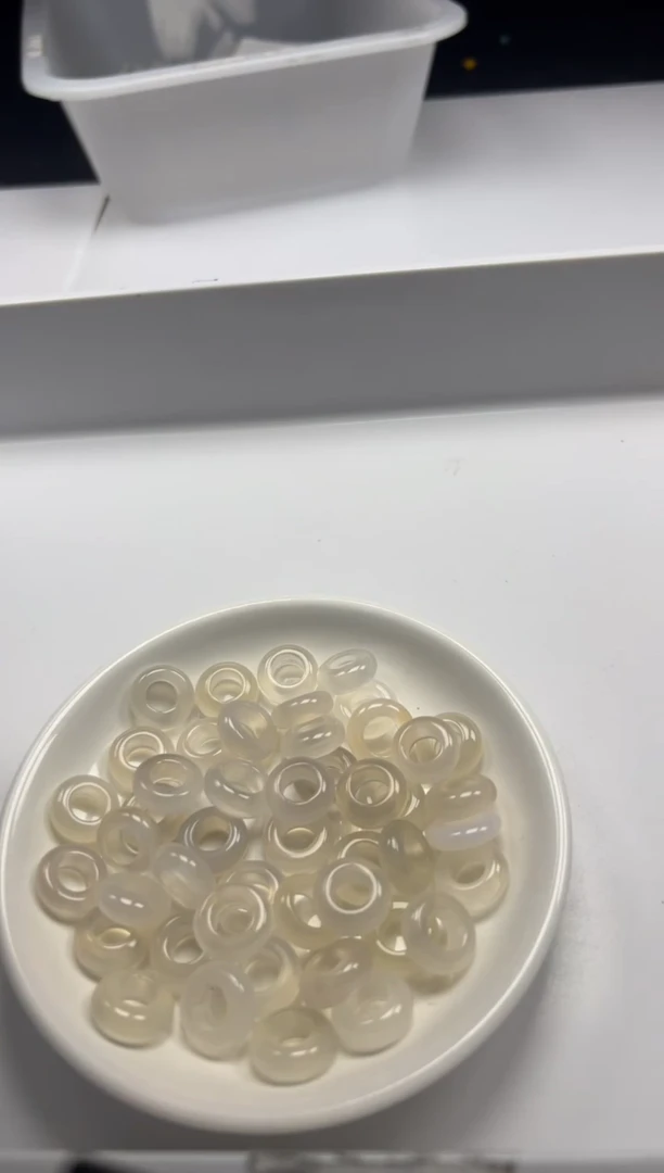 玛瑙/玉髓颈饰未镶嵌x248荔枝冻跑环*2个