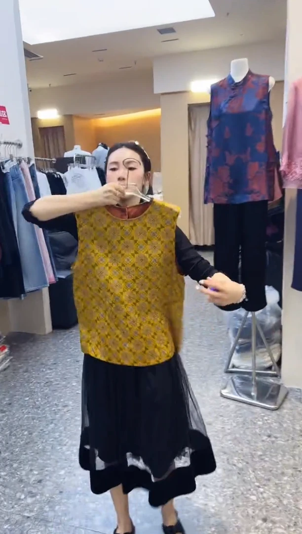 懿***?张小张小龙专属国风上衣9673