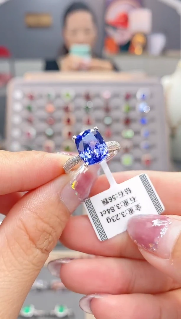 坦桑石戒指18K金镶嵌3.84