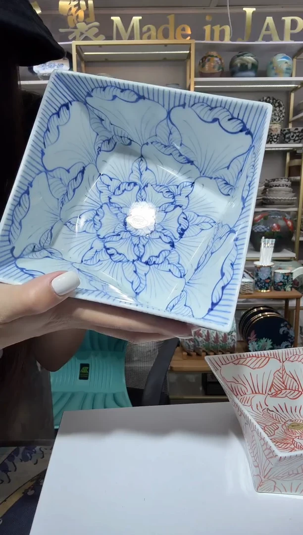 陶瓷16.5厘米四方钵一只蓝色