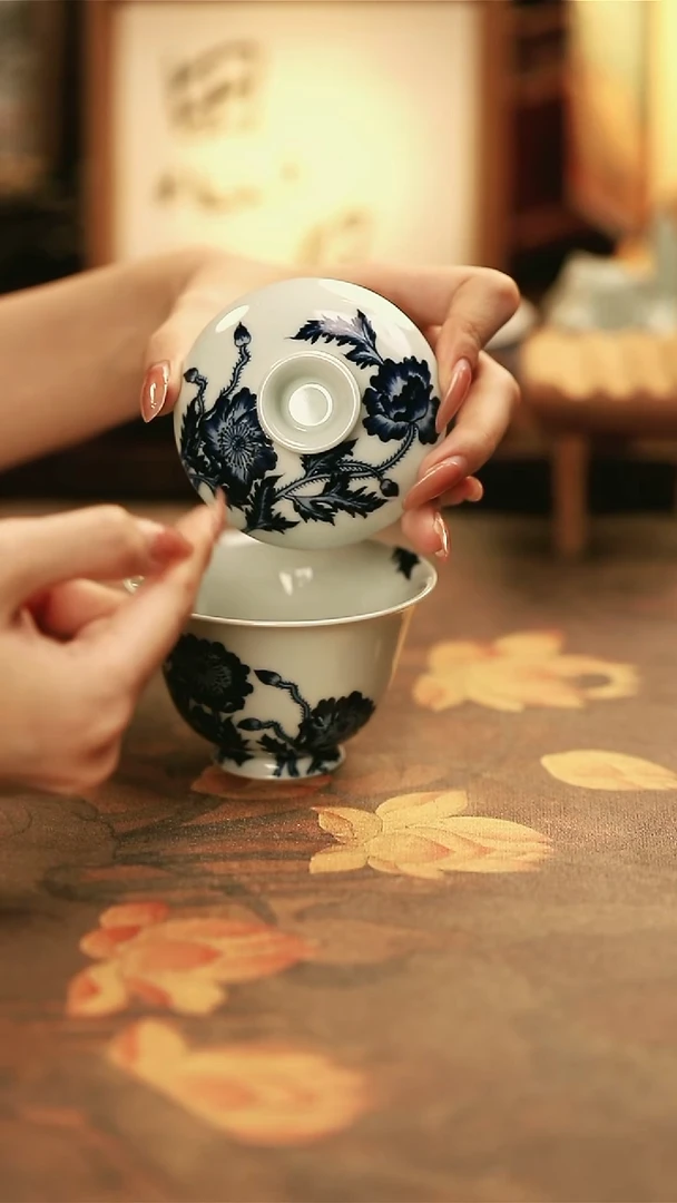 M3008/陶瓷青花虞美人盖碗