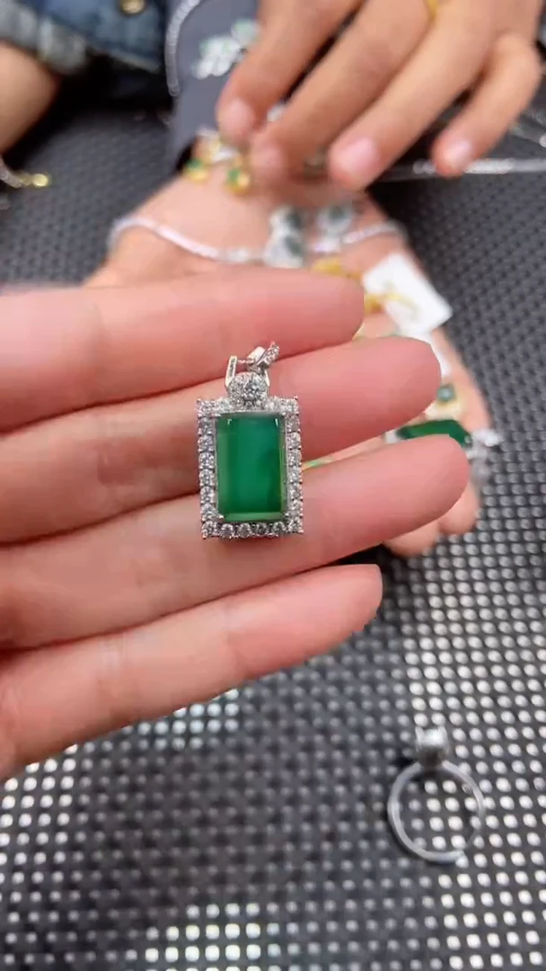 【闪购商品】翡翠吊坠(不含链)未镶嵌11111111