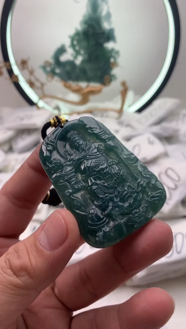 【闪购商品】翡翠颈饰未镶嵌关公