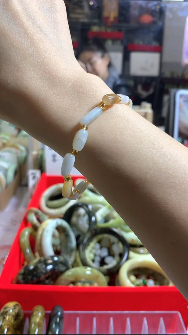 未镶嵌手串和田玉96 包容