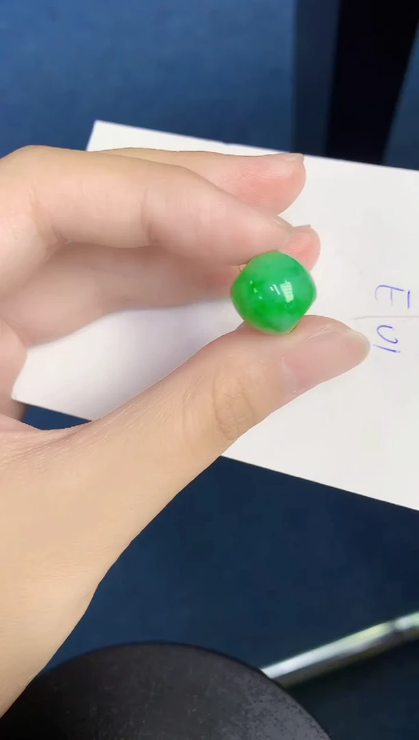 翡翠未镶嵌颈饰天然翡翠緬甸A貨