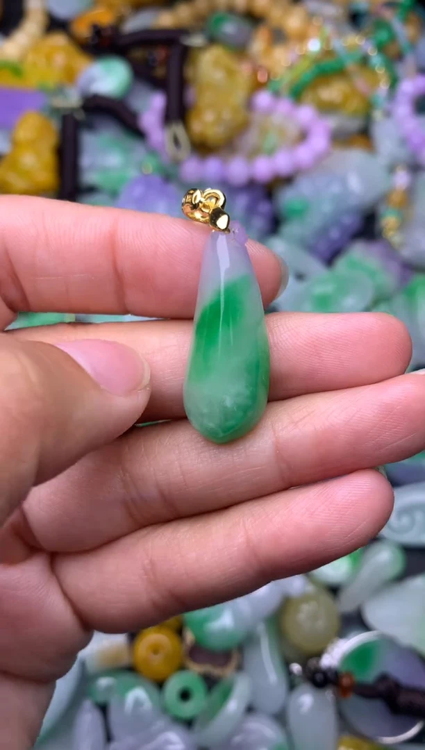 颈饰未镶嵌翡翠缅甸翡翠吊坠