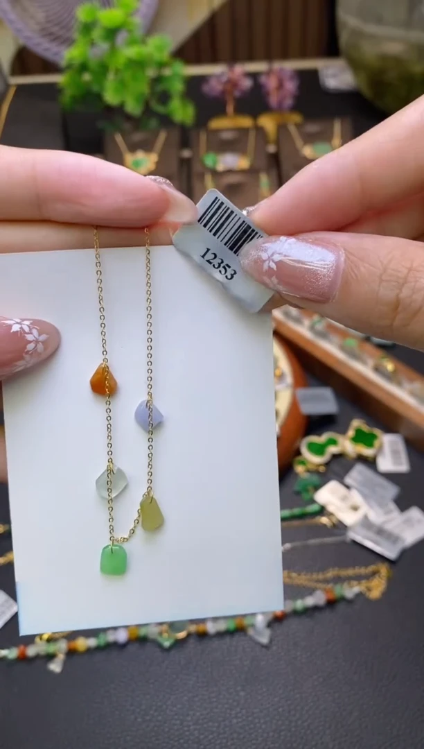 翡翠18K金镶嵌颈饰净货12353