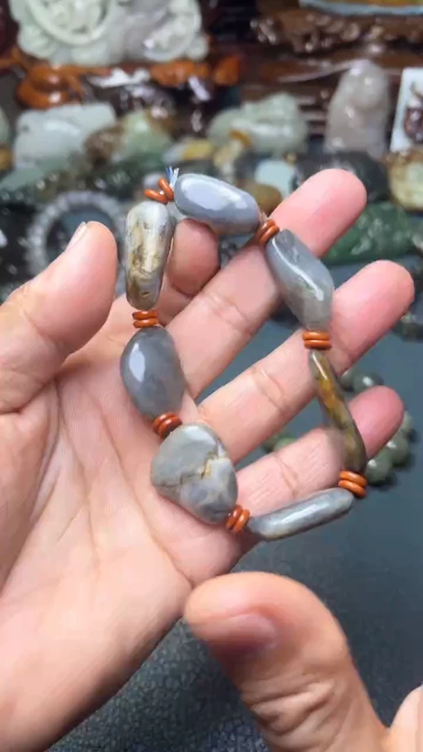 未镶嵌和田玉把件-