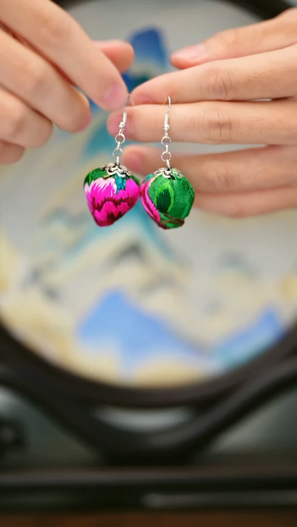 织绣240黔东南苗族刺绣