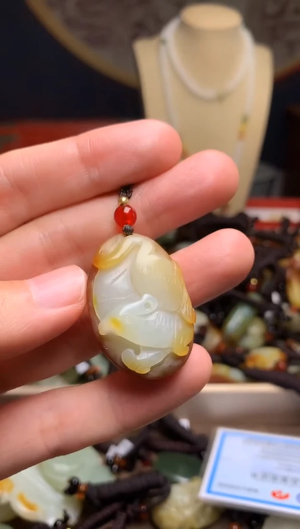 颈饰未镶嵌和田玉新疆料青海料清水和田玉吊坠