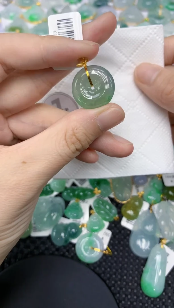 颈饰18K金镶嵌翡翠1111111