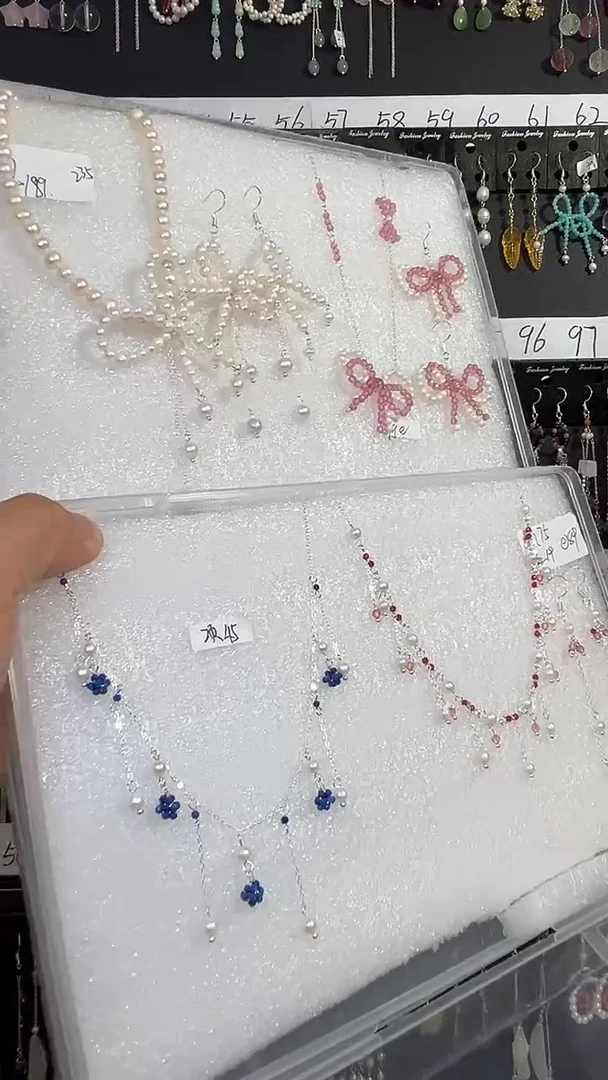 翡翠未镶嵌耳饰凡