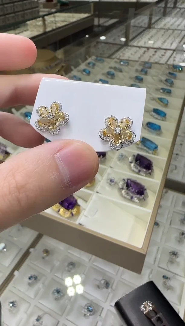 银S925镶嵌耳饰黄晶13mm耳钉繁花设计款