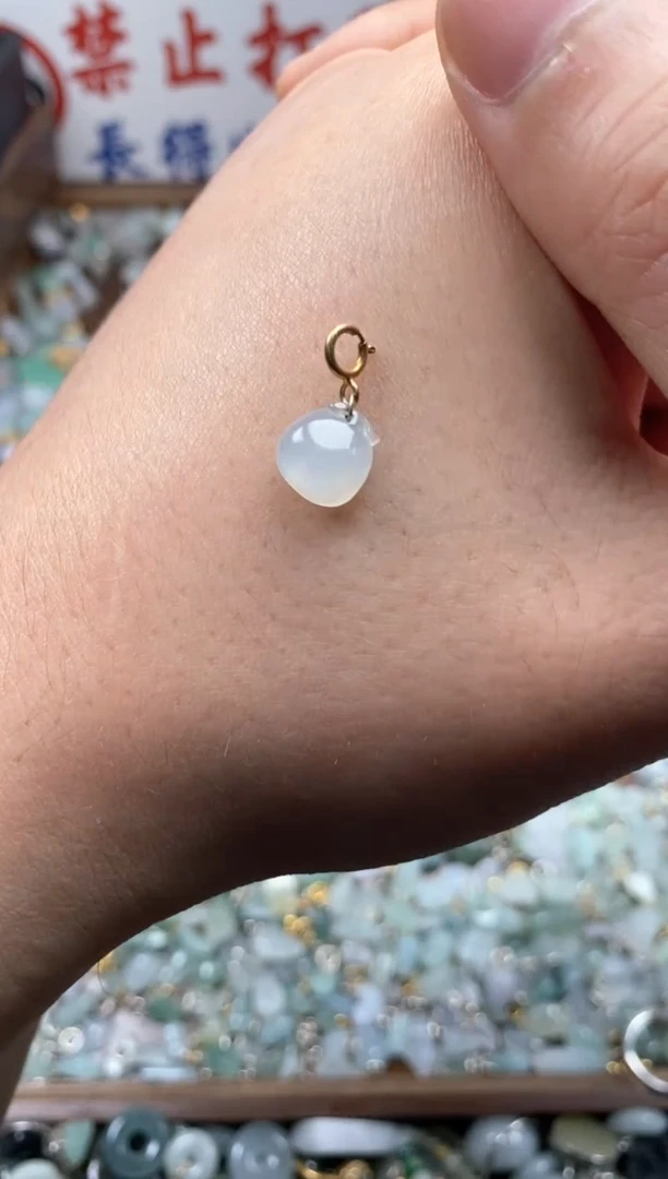 【闪购商品】翡翠颈饰未镶嵌哥哥