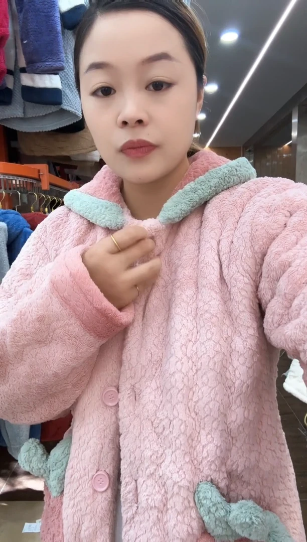 陈*绿白拼套装冬装卡通