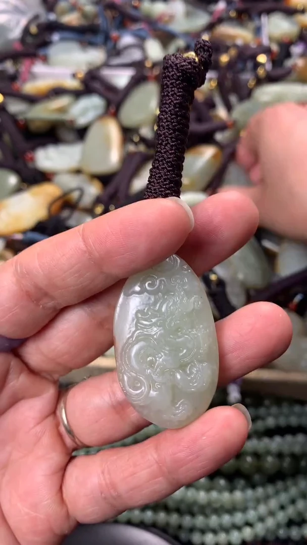 【闪购商品】和田玉颈饰未镶嵌多样性发货没有证书拍一发一有瑕