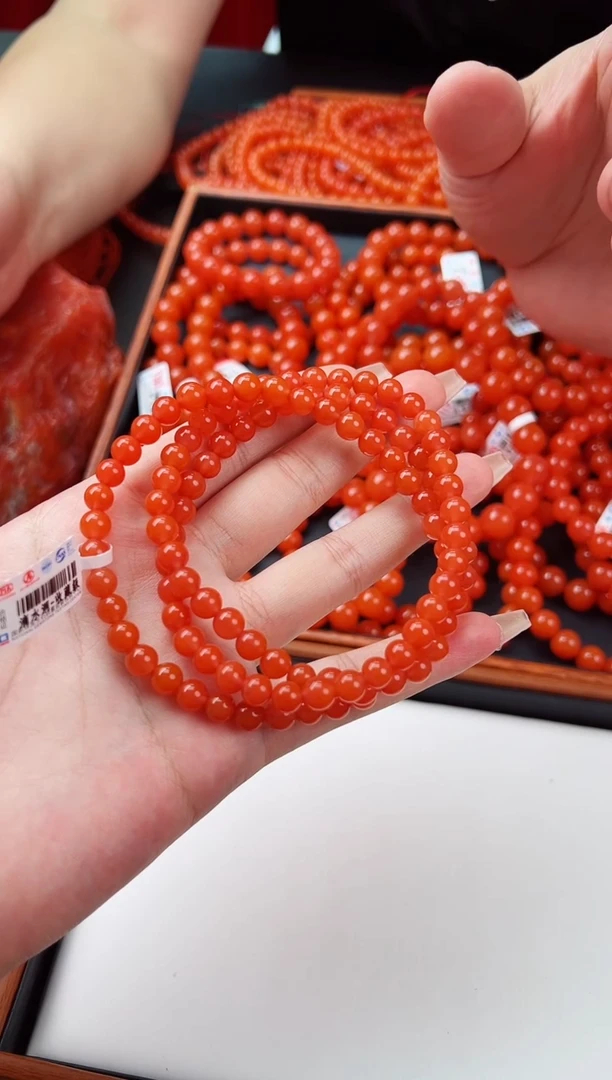 【闪购商品】南红玛瑙亮光长串卡6+未镶嵌保山杨柳滴水洞全品
