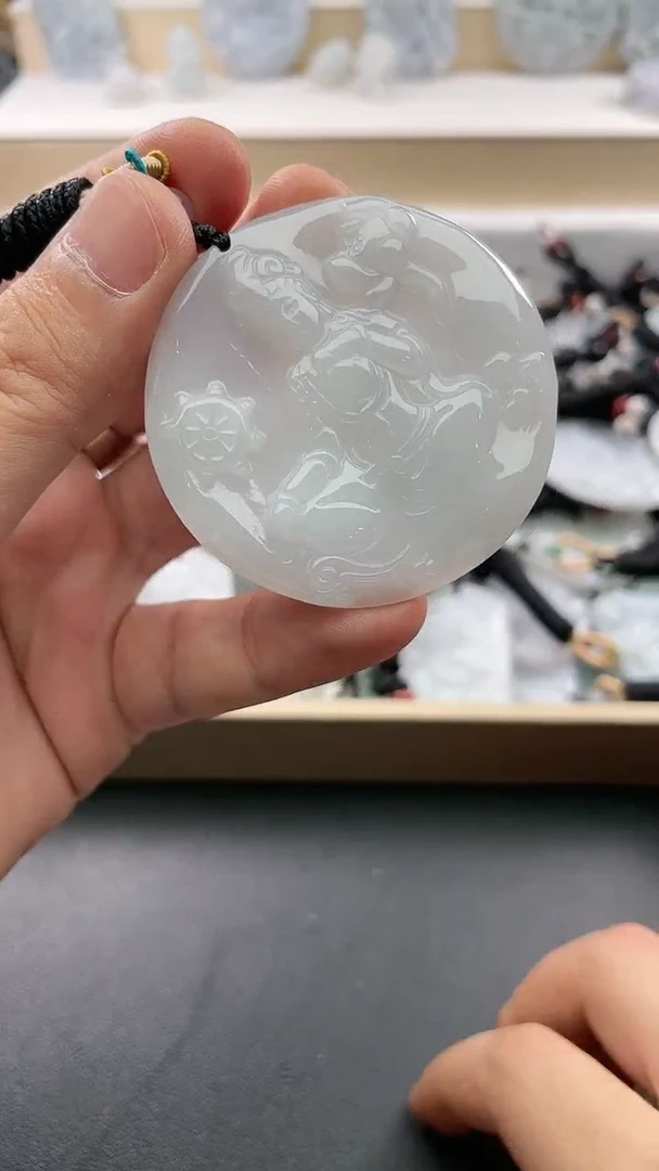 翡翠未镶嵌颈饰..../7/18/ 188